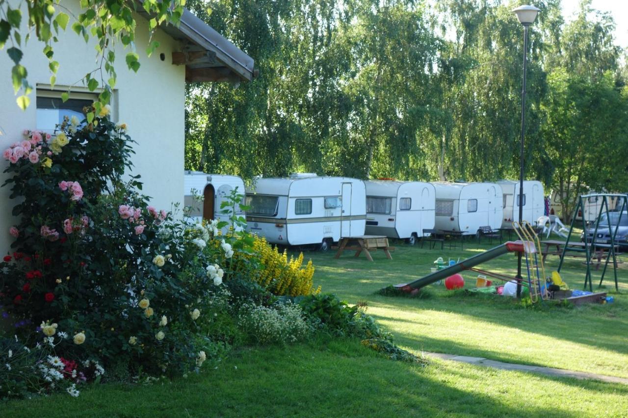 Camping Pod Zaglem Mielno  Buitenkant foto